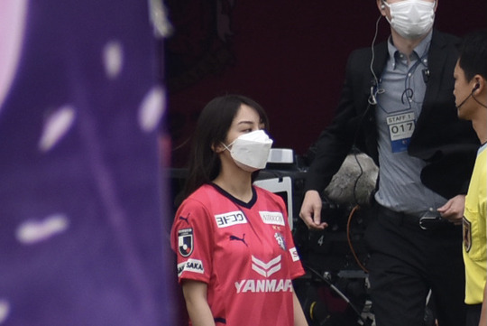 DFE3E541-ECF5-4DE1-A686-80BFA8EE32A1_1_201_a