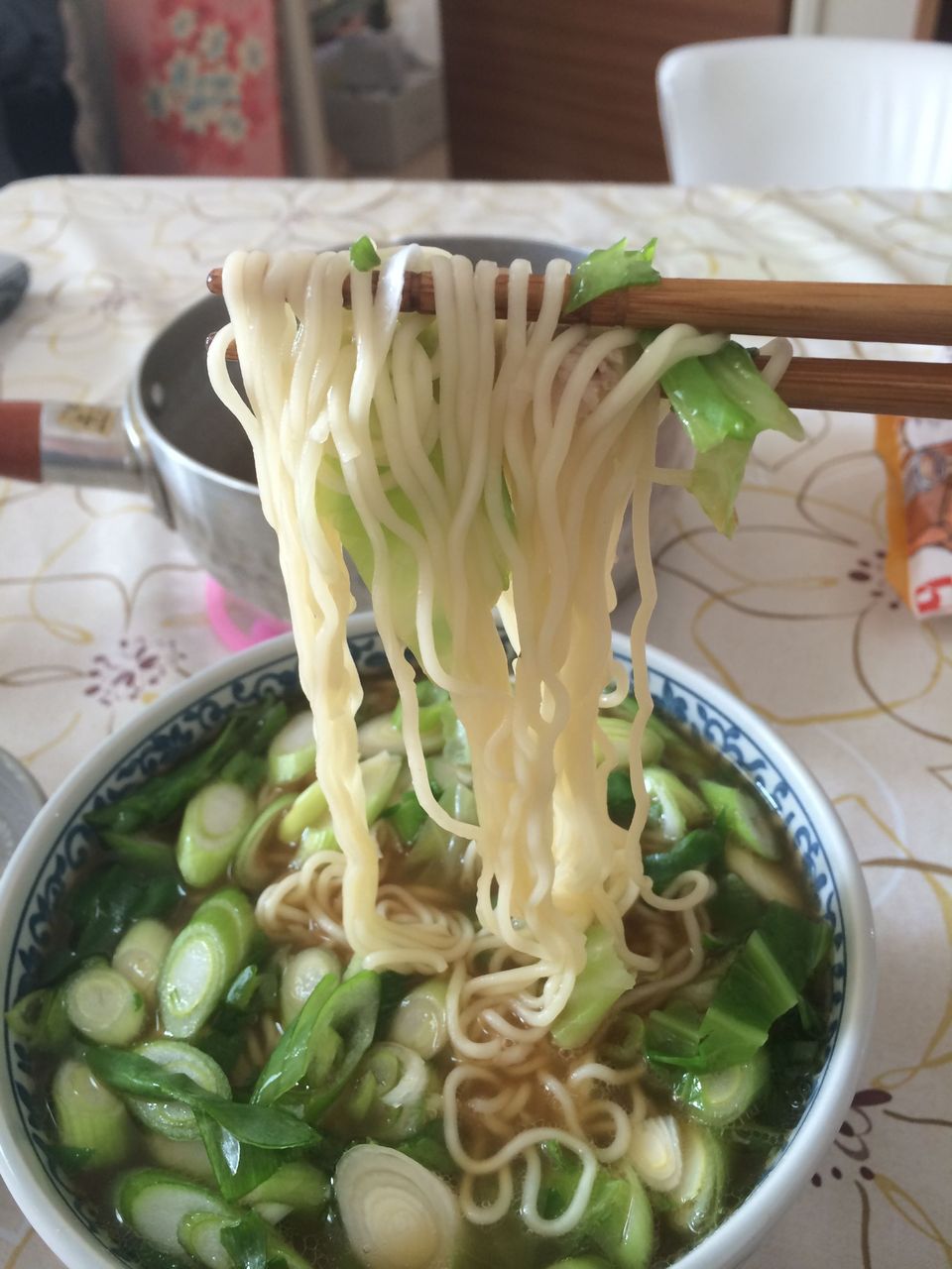 麺は