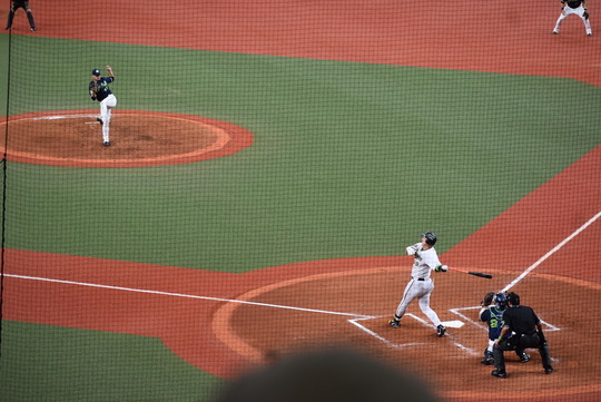 9DAB6AA5-0687-40E1-A18E-399188E20C71_1_105_c