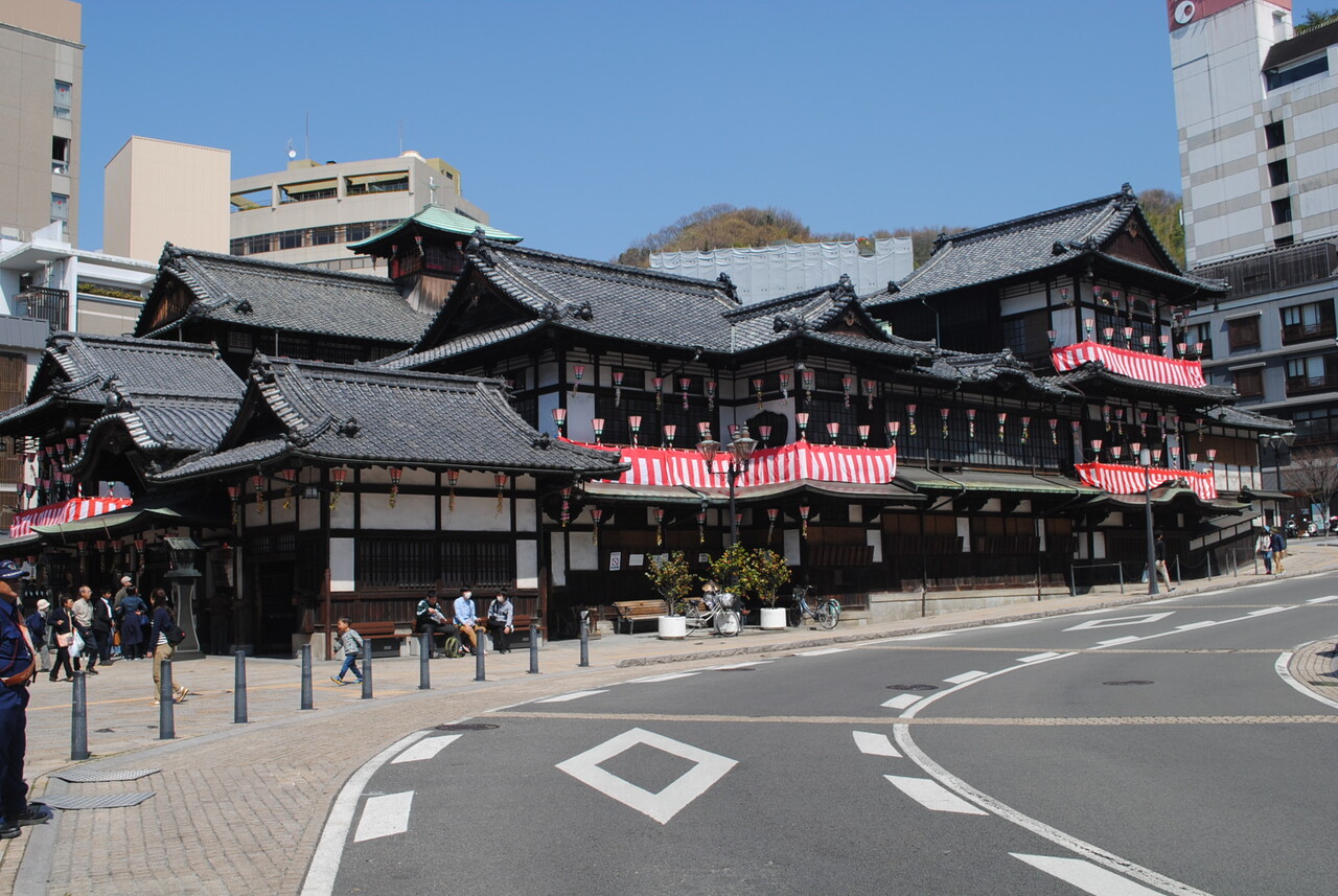 【日本最古の名湯】道後温泉本館＠愛媛県松山市（2018年3月24日） 道後温泉 重要文化財 matsuyama MASARUのブログ