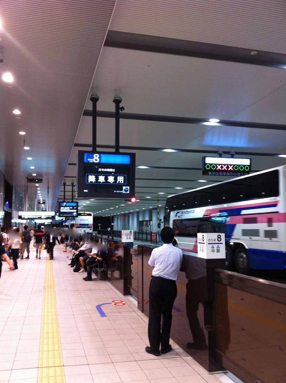 大阪駅JR高速バスターミナル-3