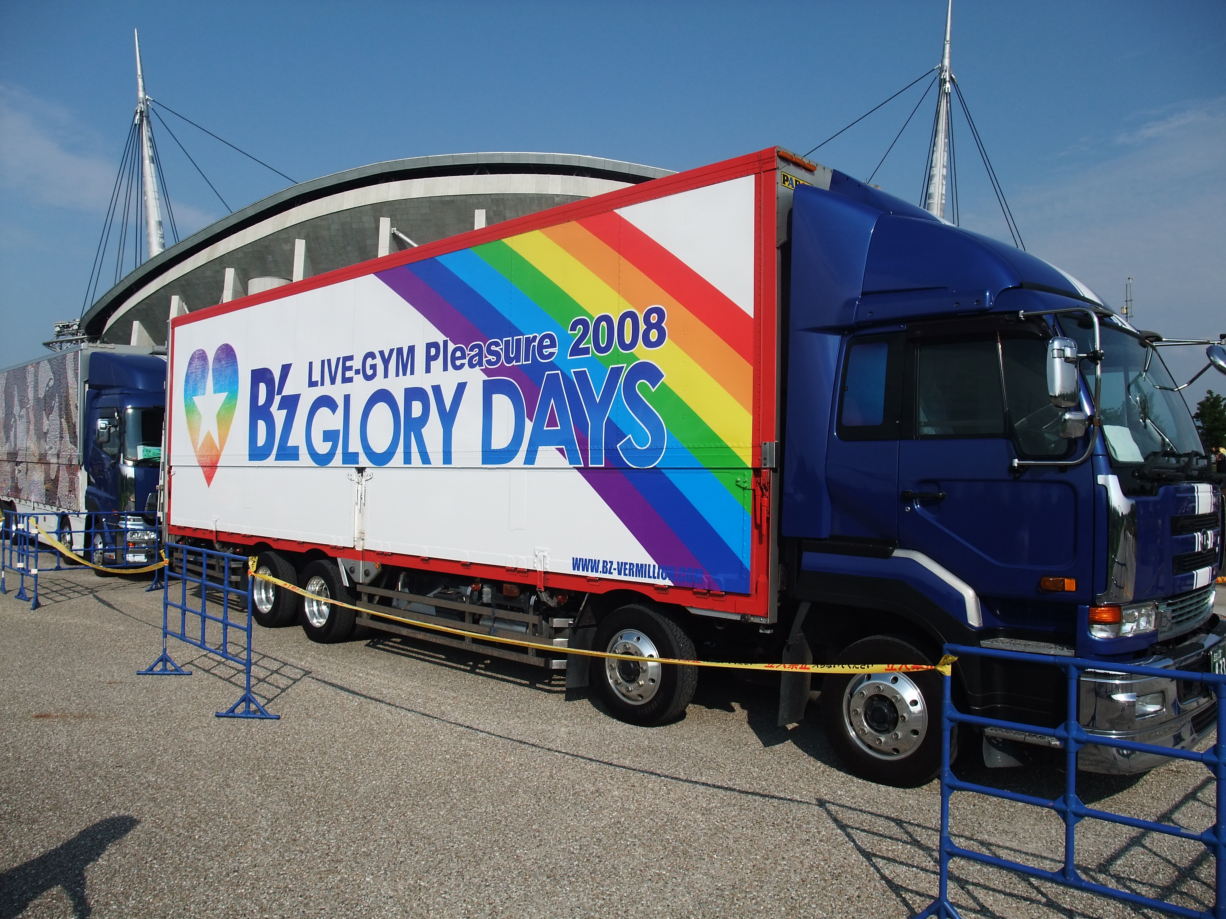 B'z LIVE-GYM Pleasure 2008 -GLORY DAYS-」ツアートラック ver