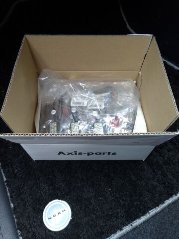 ノア 80後期 フットランプ取り付け ゼロキューブログ