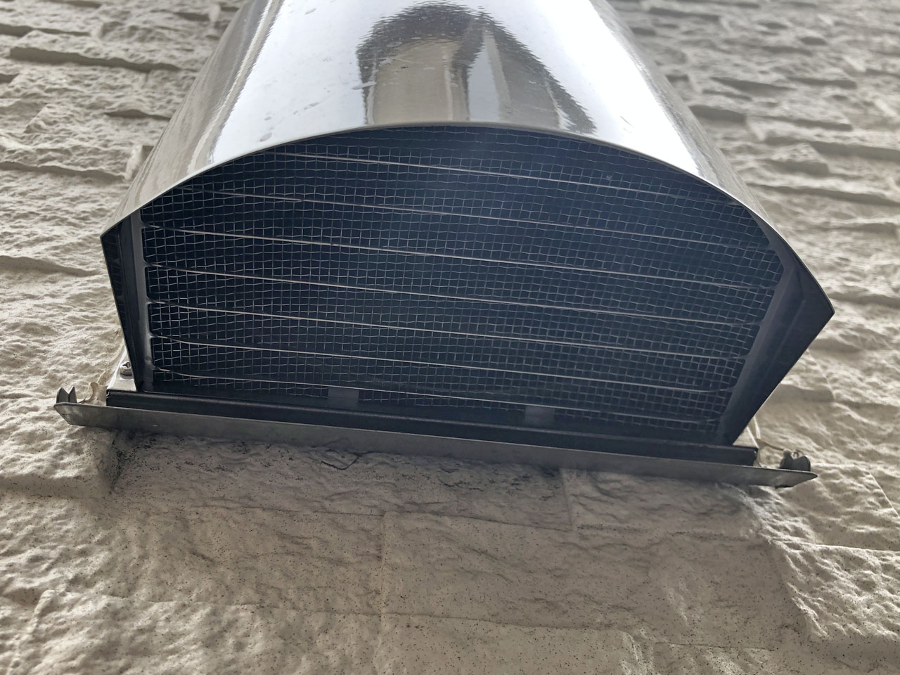 24時間換気システムの屋外吸排気口 C3z 24時間換気システムの屋外吸排気口 C3z