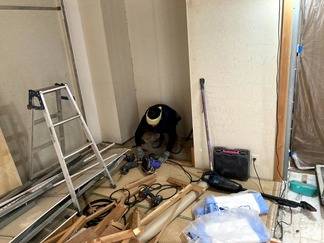 解体している画像