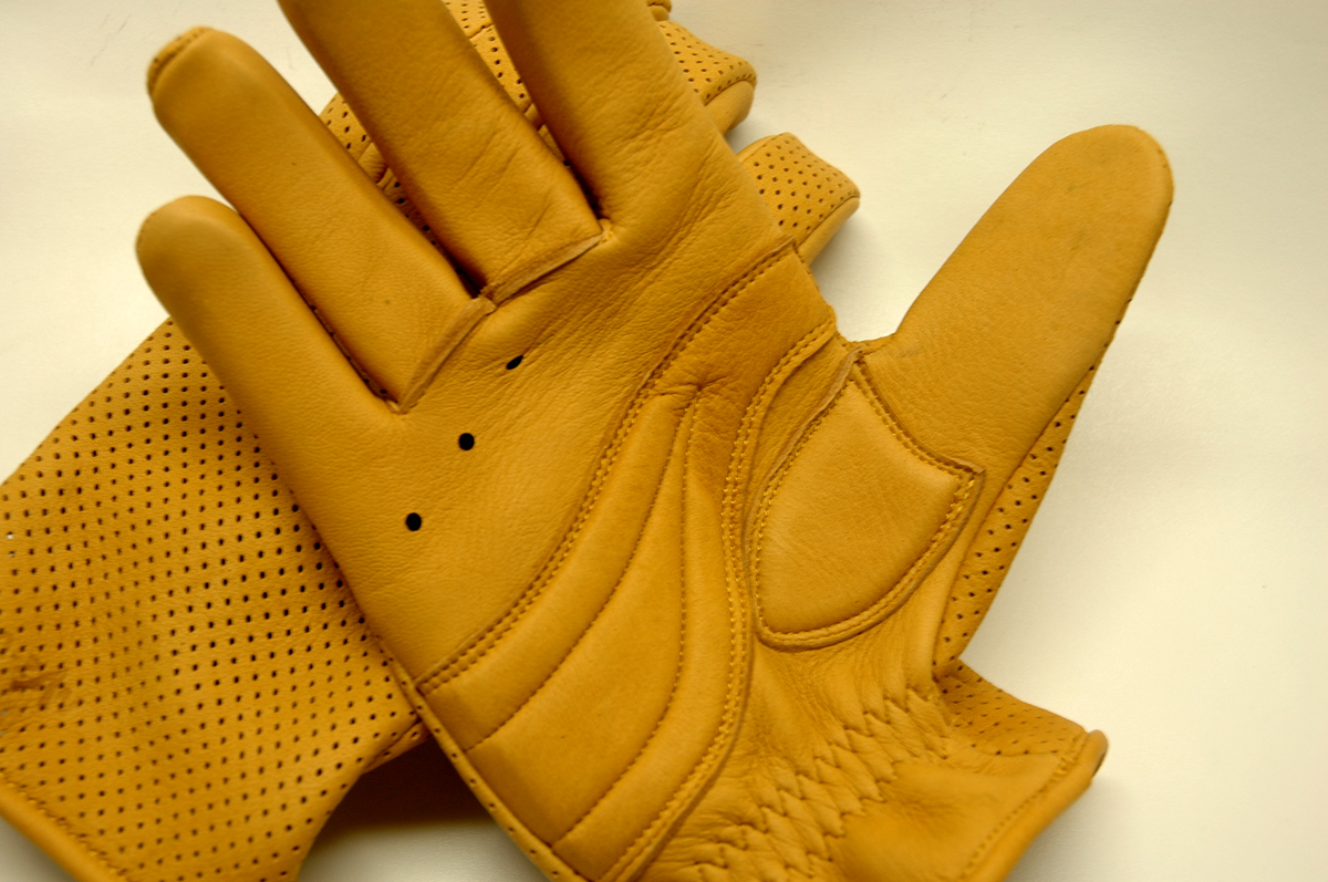 オーダーメイド バイクグローブ その１７ Cacazan 出石尚仁 手袋職人ブログ オーダーメイド革手袋 Cacazan
