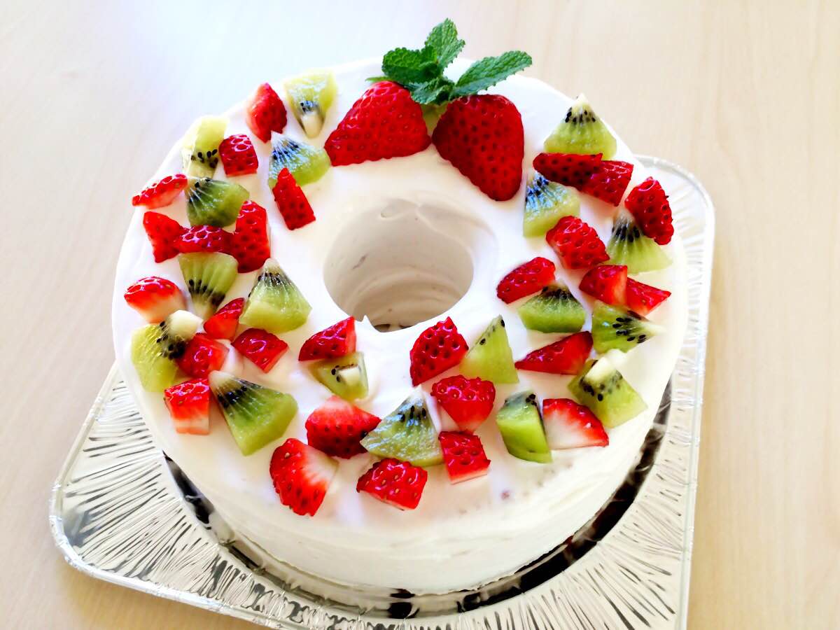 クリスマスシフォンケーキ Cafe Cherryblossom クリスマスシフォンケーキ Cafe Cherryblossom