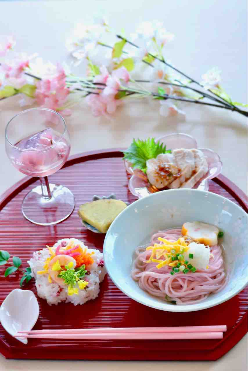 本日のメニュー 桜御膳 さくらのシフォンケーキ いちごアイスのシフォンパフェ Cafe Cherryblossom 本日のメニュー 桜御膳 さくらのシフォンケーキ いちごアイスのシフォンパフェ Cafe Cherryblossom