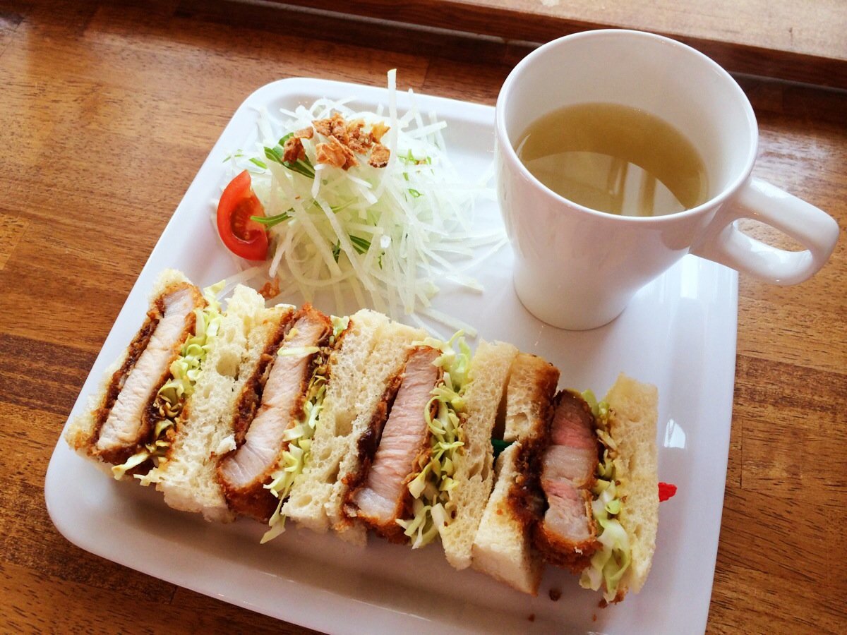 味噌カツサンド うぐいすきな粉のさくらシフォンケーキ 桜と苺のシフォンパフェ Cafe Cherryblossom 味噌カツサンド うぐいすきな粉のさくらシフォンケーキ 桜と苺のシフォンパフェ Cafe Cherryblossom