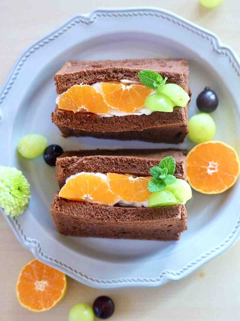 本日のスイーツ 丸ごとみかんシフォンロールケーキ Cafe Cherryblossom 本日のスイーツ 丸ごとみかんシフォンロールケーキ Cafe Cherryblossom