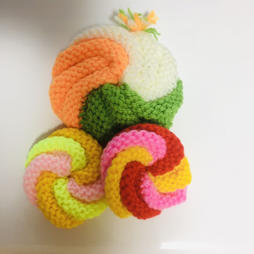 アクリルエコたわし、コスモス 小さから 