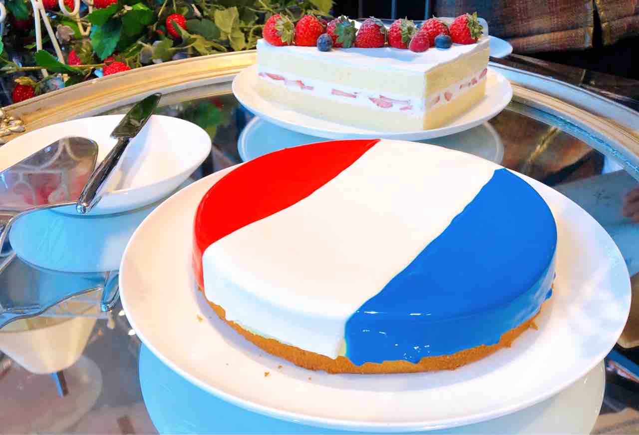 旅情を誘う魅惑のストロベリースイーツ Travel 4 Strawberries 世界を旅するストロベリースイーツビュッフェ コンラッド大阪 関西eat Information