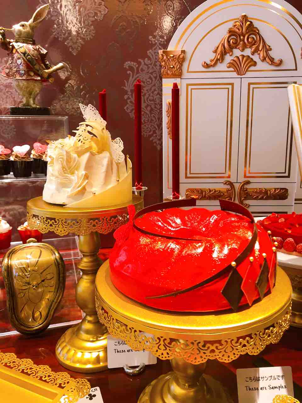 傑作スイーツでアリスの世界観をどっぷり堪能 アリスのヘンテコ不思議なスイーツティーパーティー 女王様の謁見室 えっけんしつ が開催中 ヒルトン大阪 関西eat Information