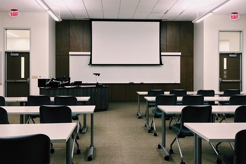 classroom-1910014_640