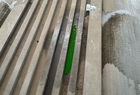 駐車場の漏れ跡2