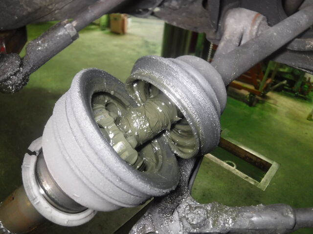 HUJ様 アクセル離すと心臓に悪い音と振動が出るんです スタッフブログ｜ローバーミニ専門店キャメルオート