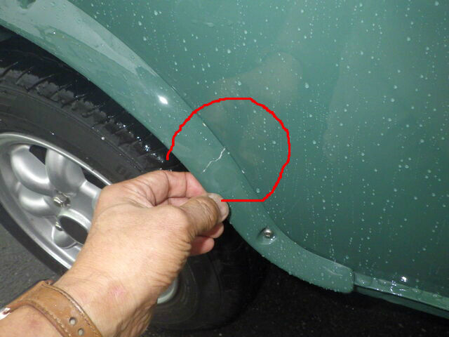 Mgr様 バックしてきた車にぶつけられました スタッフブログ ローバーミニ専門店キャメルオート