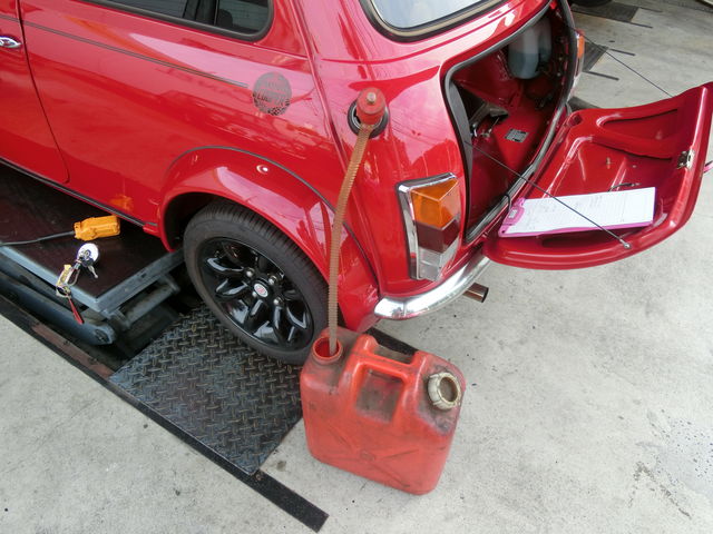 Szk様 エンジンストールでレッカー入庫しましたがエンジン始動しちゃいました スタッフブログ ローバーミニ専門店キャメルオート