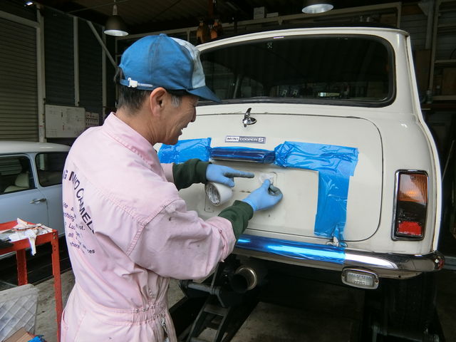 ミニクーパー マーク1 ライセンスランプステー ［ゲタ］