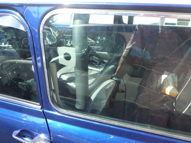 ローバーミニ用　開閉式クォーターウィンドウ　左右（中古） Yahoo!オークション -「ローバーミニ クォーターガラス」の落札相場