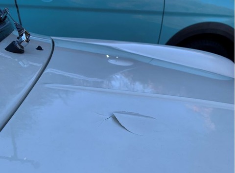 ボンネットの塗装浮き