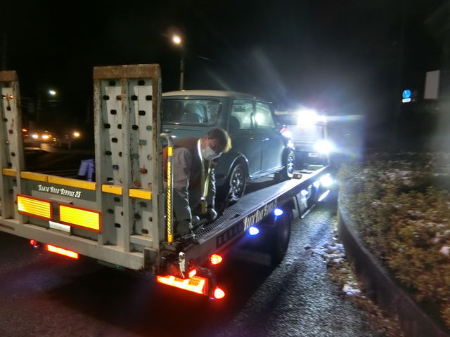 Kmi様 ヒューズ切れでレッカー入庫 代車は安心オートマminiのレンタカー スタッフブログ ローバーミニ専門店キャメルオート