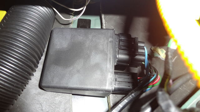 クーラーリレー交換 と クーラーガス全量入れ換え スタッフブログ ローバーミニ専門店キャメルオート