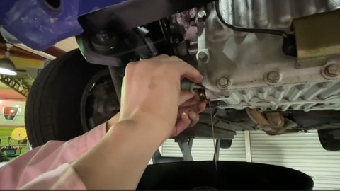 ドレンボルト入替え中