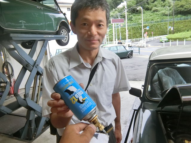 Mcz様 クーラーガスチャージとブレーキペダルのキコキコ音でご来店です スタッフブログ ローバーミニ専門店キャメルオート Mcz様 クーラーガスチャージとブレーキペダルのキコキコ音でご来店です スタッフブログ ローバーミニ専門店キャメルオート