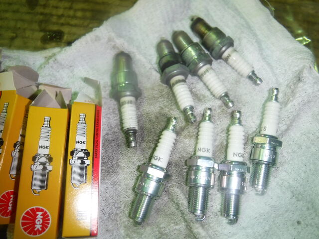 Srs様 オイル消費が多いのでまずはオイル下がりの修理から スタッフブログ ローバーミニ専門店キャメルオート