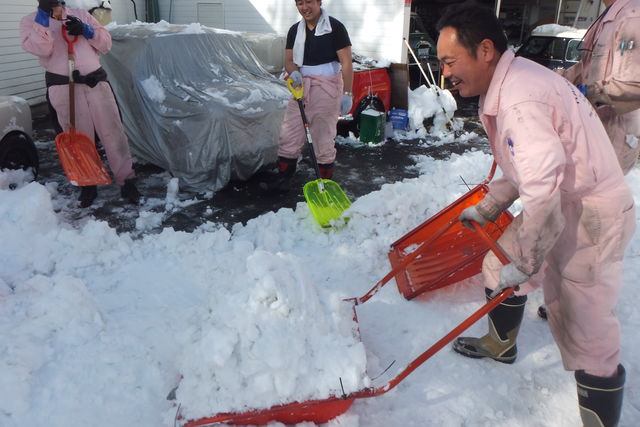 雪かきな一日 スタッフブログ ローバーミニ専門店キャメルオート 雪かきな一日 スタッフブログ ローバーミニ専門店キャメルオート