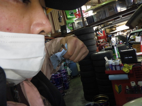 AZM_3083