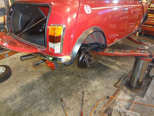 車高下がりすぎてハイローキット取り付け : スタッフブログ 車高下がりすぎてハイローキット取り付け : スタッフブログ