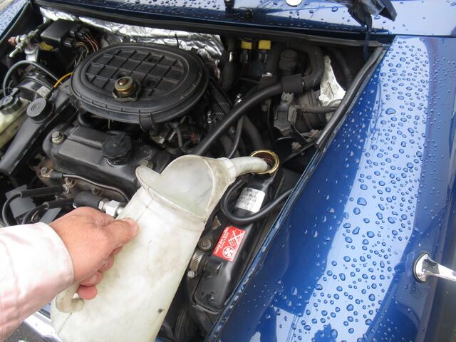 Myj様 ウォーターポンプから冷却水漏れでレッカー入庫 修理代が出る特約に入ってて良かった スタッフブログ ローバーミニ専門店キャメルオート