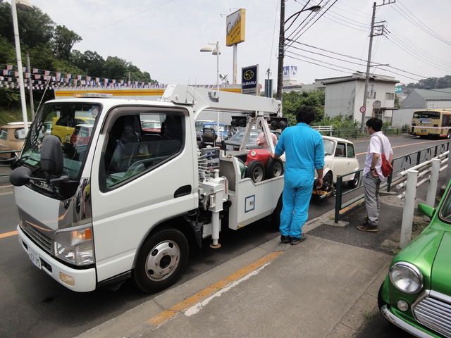 Sdm様 縁石に片輪乗り上げて ゴロリンチョ スタッフブログ ローバーミニ専門店キャメルオート