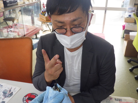 AZM_1437