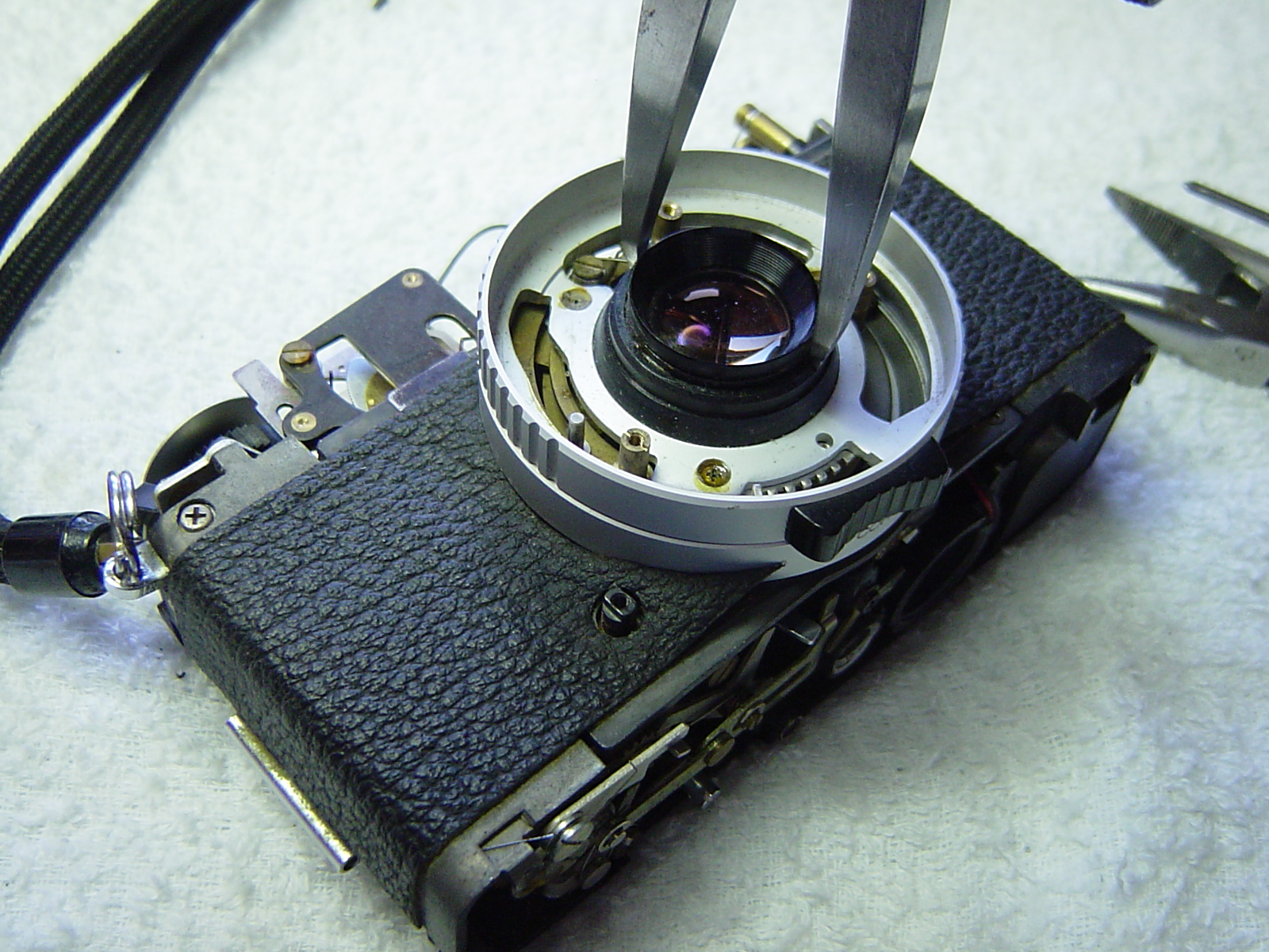 KONICA C35 E&L☆分解整備品☆赤の貼り革リメイクでお洒落に♪