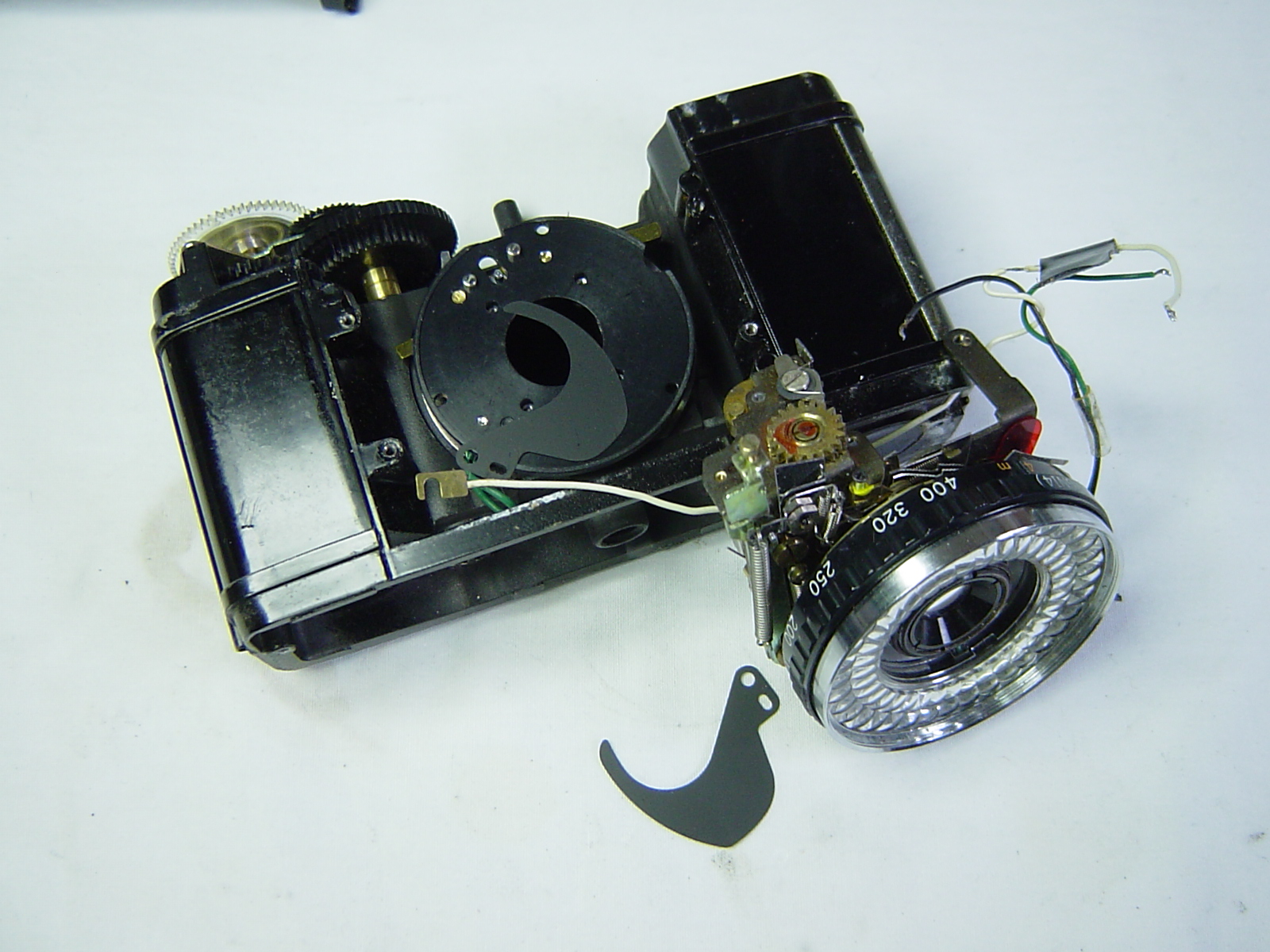 カメラ修理工房日記－－みの虫のひとりごと:カメラ修理 オリンパス PEN EE-3 其の三