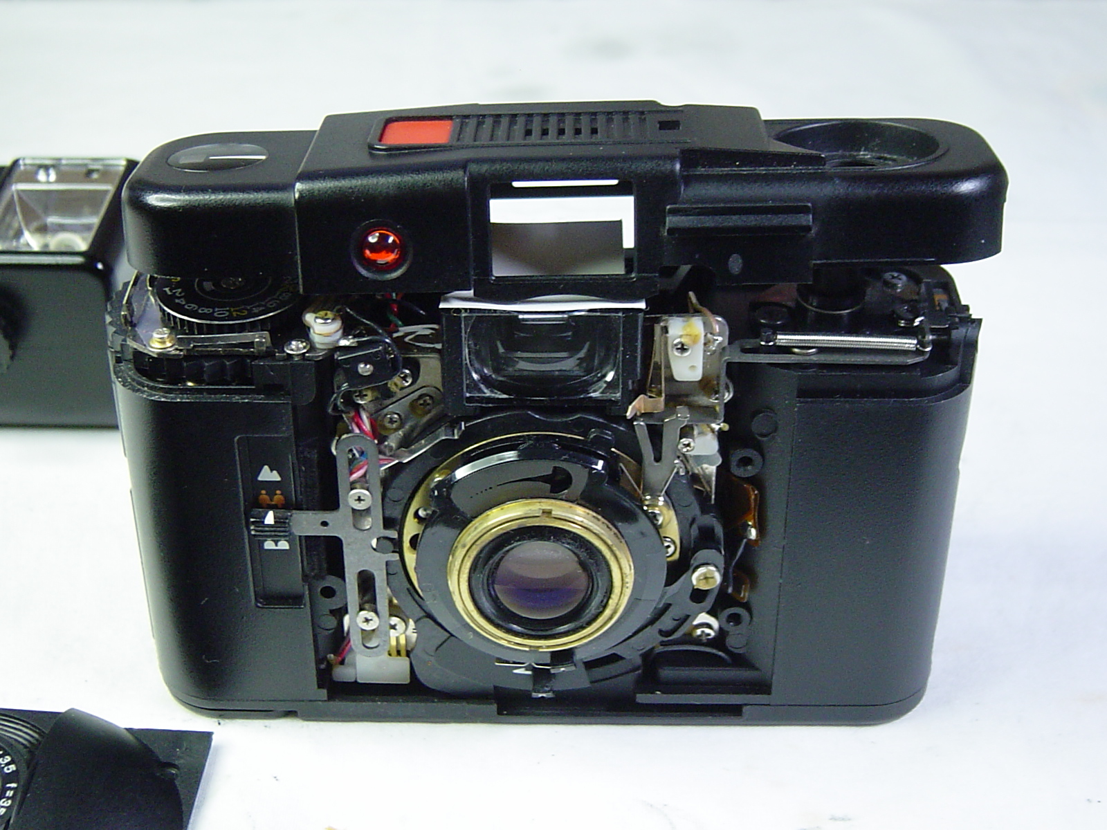カメラ修理 オリンパス XA2 其の二 : カメラ修理工房日記 カメラ修理 オリンパス XA2 其の二 : カメラ修理工房日記