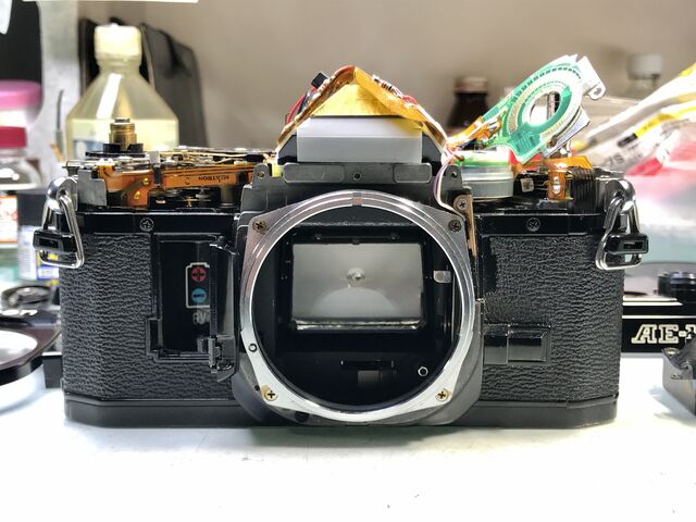 カメラ修理 Canon AE-1（キヤノンAE-1）の分解・整備 : カメラ修理工房