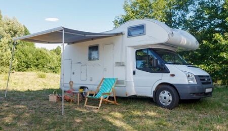 キャンピングカー