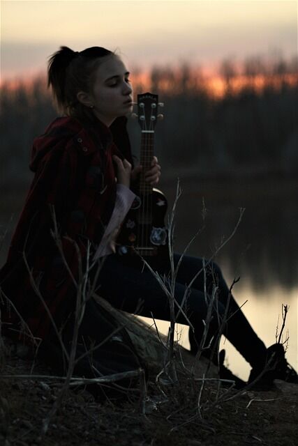 girl-5001810_640