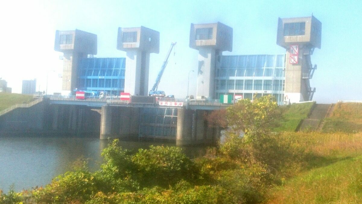 閉じられた岩淵水門 : Campus Viridis