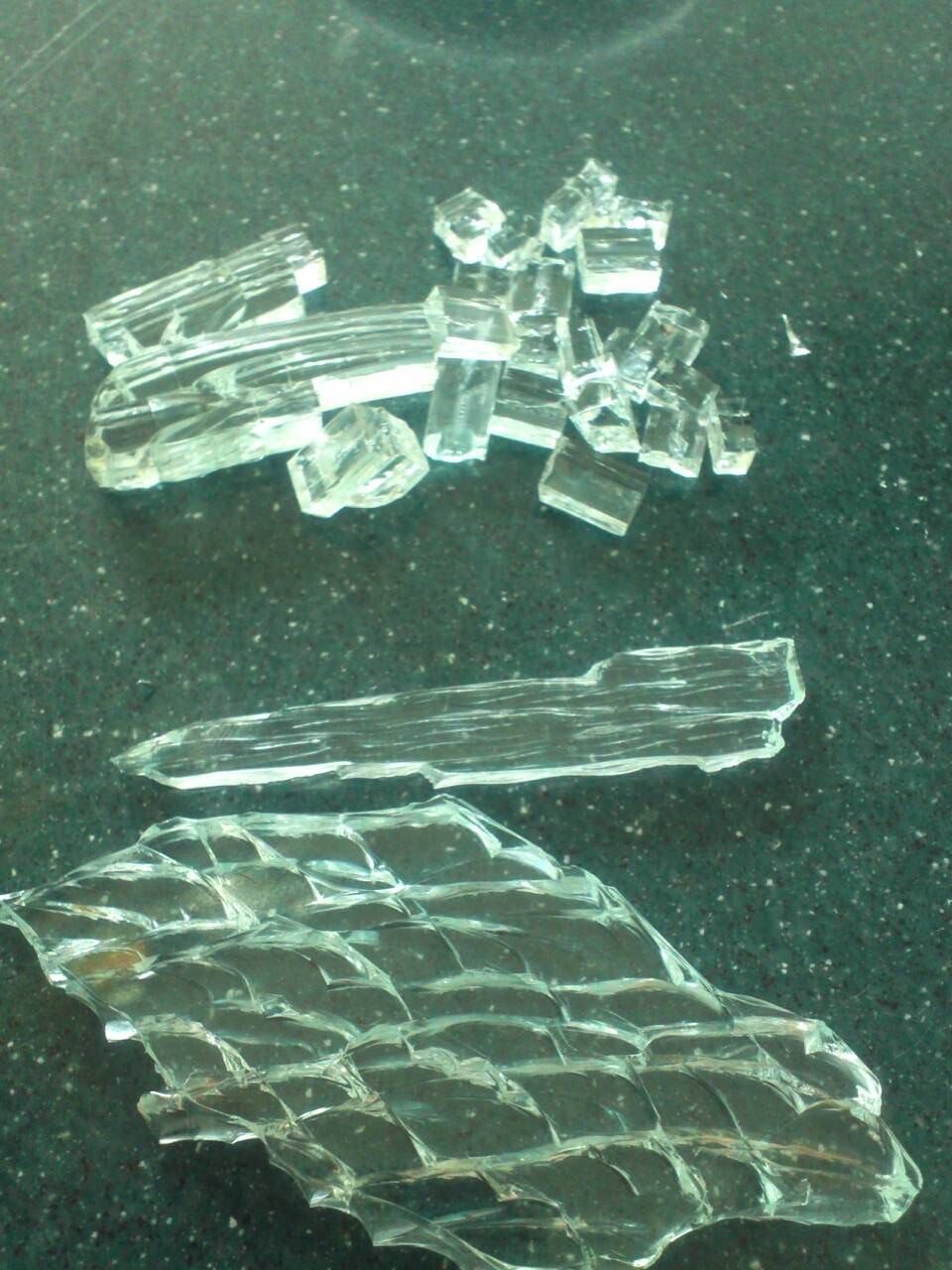 ケミカル強化ガラス 建築での規格化を急げ 実際に割ってみた 建築ガラス豆知識 Ep337 上海建築観光案内 Shanghai Review Camsaガラスの部屋