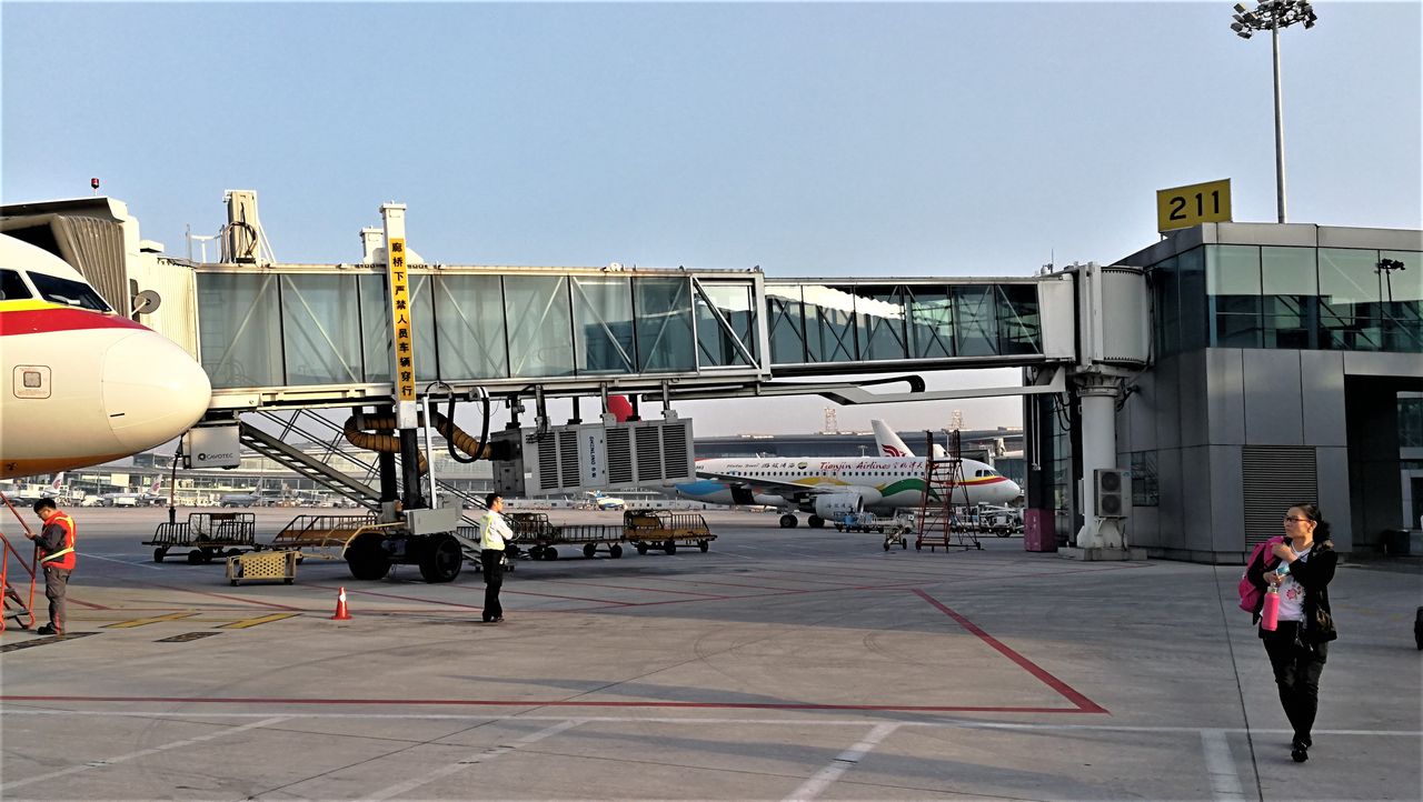 تويتر Lt 視界على تويتر 中共这种怪物只有中国人懂 一方面向美国递交142页的按美方要求的整改计划 另一方面又在中国国内 说大话 不欠谁 不求谁 不怕谁 值得注意的是 中共继续使用离间纳瓦罗的方式 指名道姓离间彭斯 竟质疑彭斯言论是否代表美国 Https T