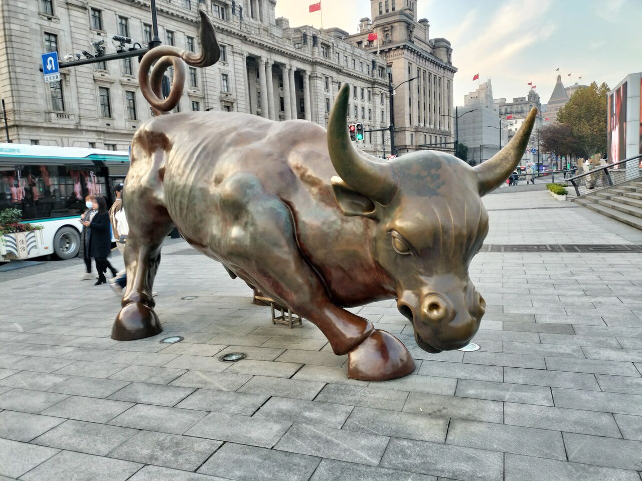 チャージングブル置物中国語NY市場ウォール街証券取引所幸運と富縁起物