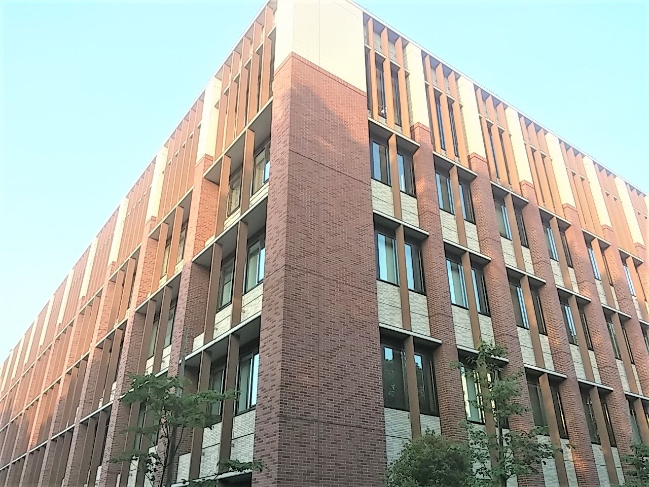 Works22 筑波大学大塚計画 ノックダウン施工で海外製品を大量納入 上海建築観光案内 Shanghai Architectural Review Camsaガラスの部屋