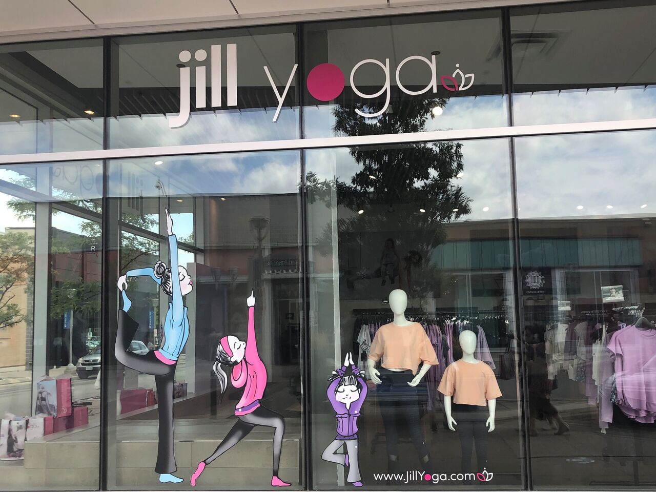 初登場！トロント発のヨガブランド【Jill Yoga】 カナダ生活 お酒と共に～モザイク文化の魅力