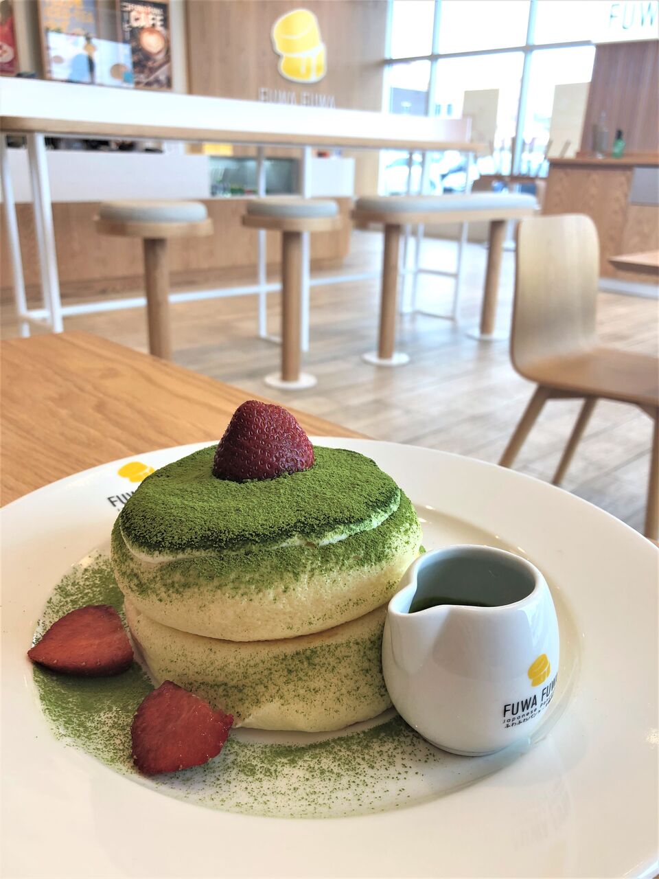 ゆめかわパンケーキ♡ぶたさん 都内一可愛いパンケーキ屋さん「ほわん」𖠿ˊ˗ ⁡ 注文が入ってから