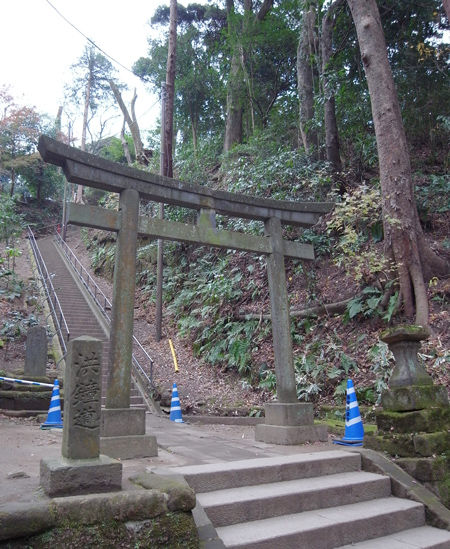 円覚寺151223弁天堂参道